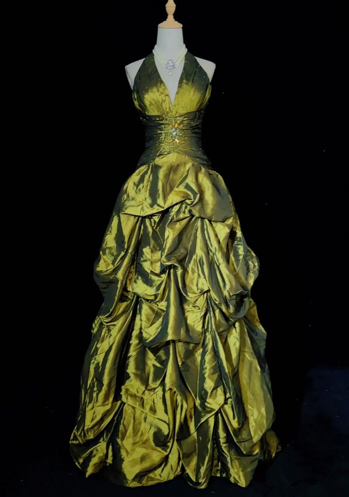 A Line Green Halter Prom Gown Unique Long Evening Dresses cg25331