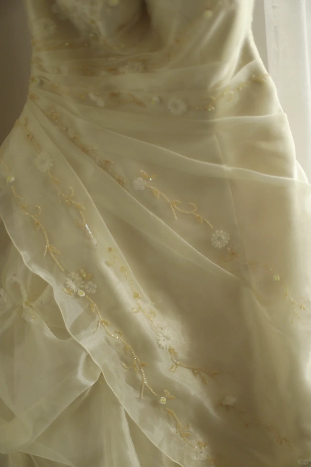 A Line Yellow Princess Dress Wedding Dress Sleeveless Long Evening Dress   cg25931