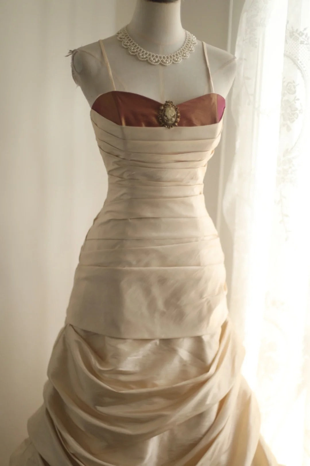 A Line Champagne Wedding Dress Sleeveless Long Princess Evening Dress   cg25941