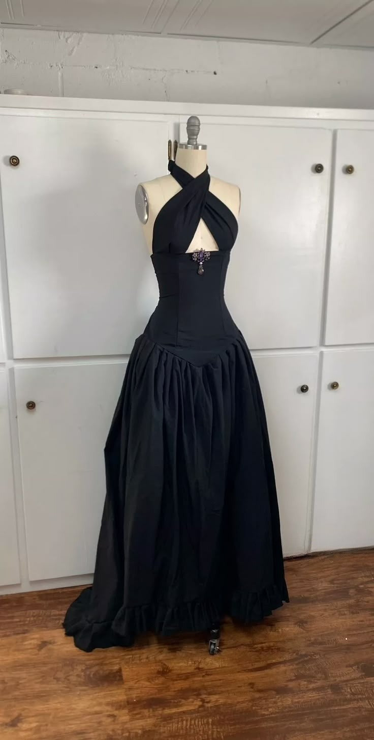 A Line Black Halter Evening Dresses, Sleeveless Long Prom Party Gowns  cg25559