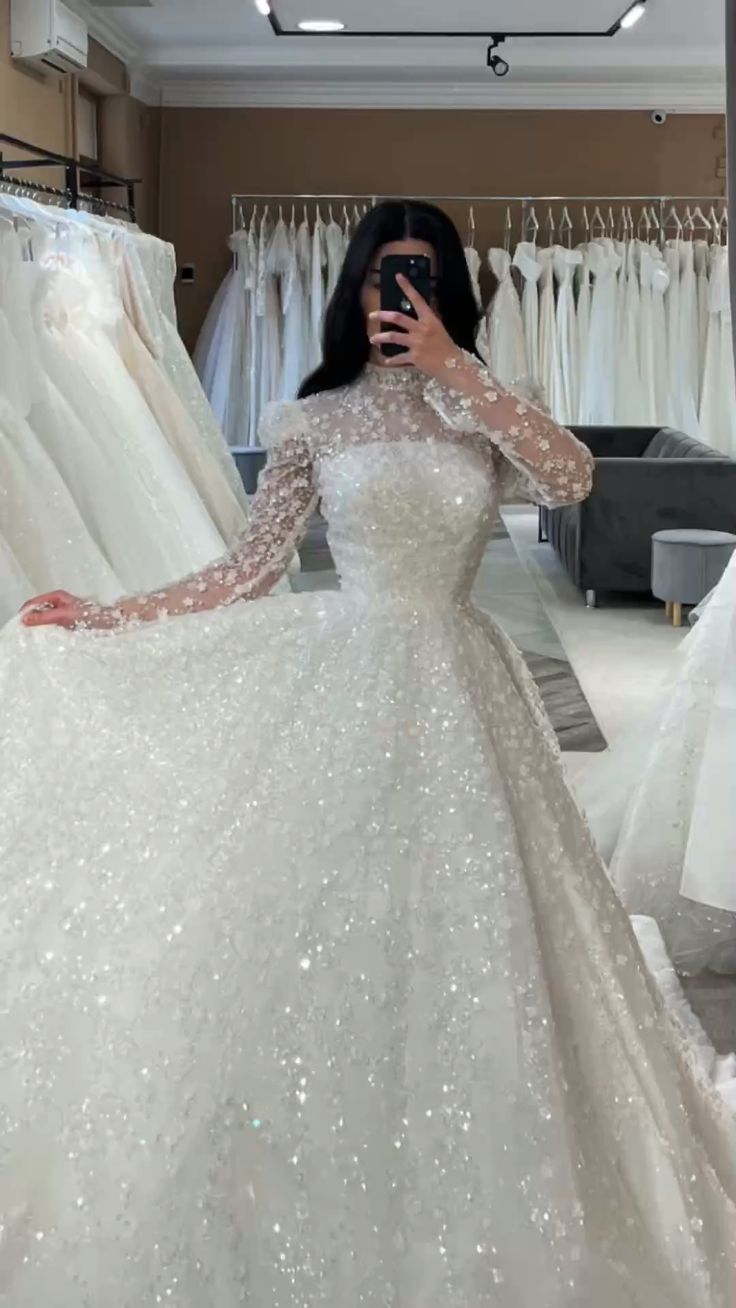 Luxury A-line Wedding Dress Square Neck Long Sleeves Lace Sequin Bridal Gown     cg26038