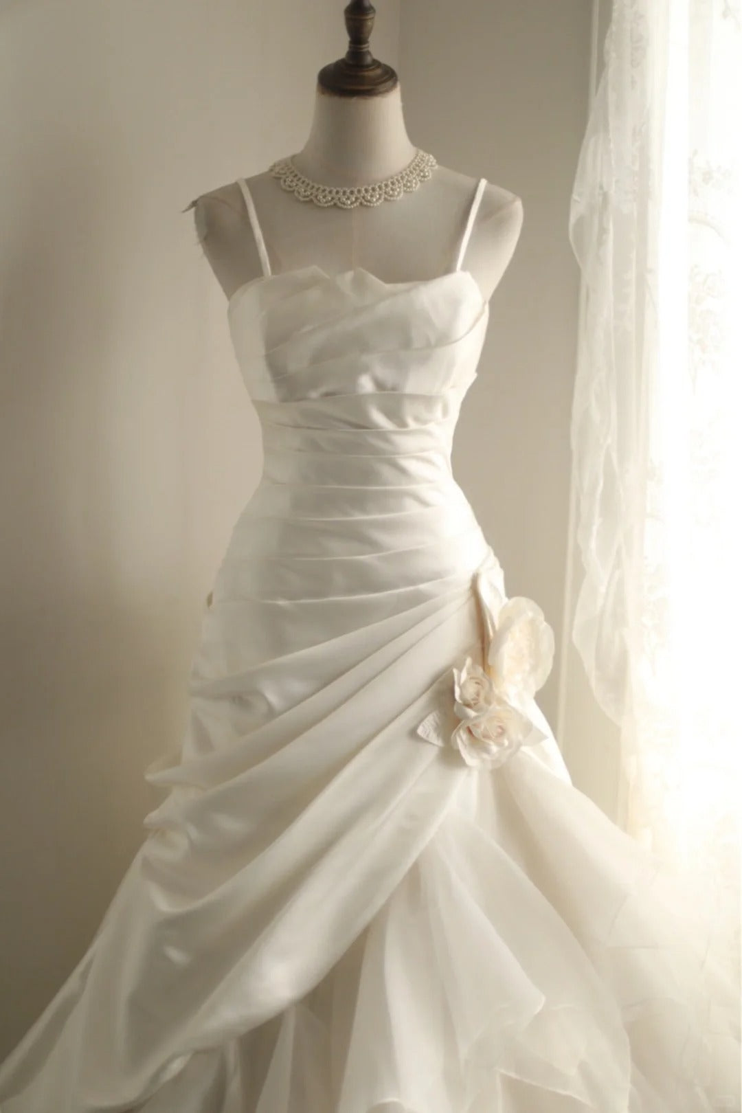 A Line White Wedding Dress Sleeveless Long Princess Evening Dress   cg25940