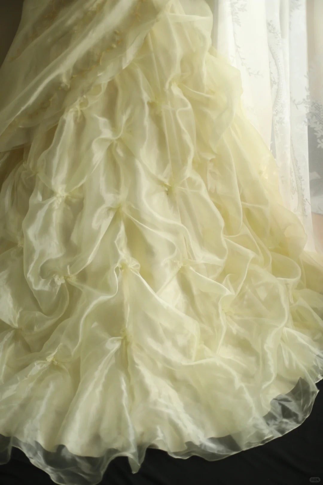 A Line Yellow Princess Dress Wedding Dress Sleeveless Long Evening Dress   cg25931