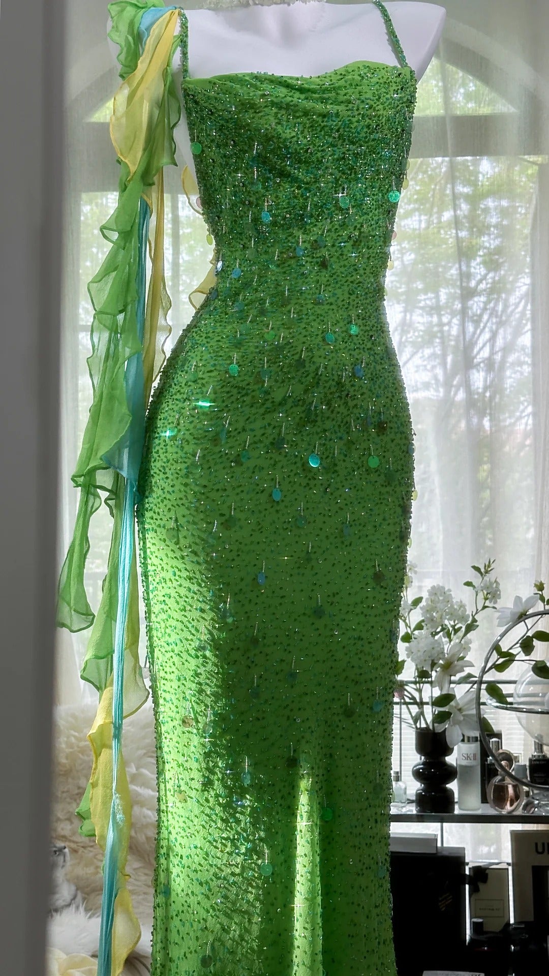 Vintage Evening Dresses, Green Sequin Mermaid Sleeveless Long Party Gowns  cg25530