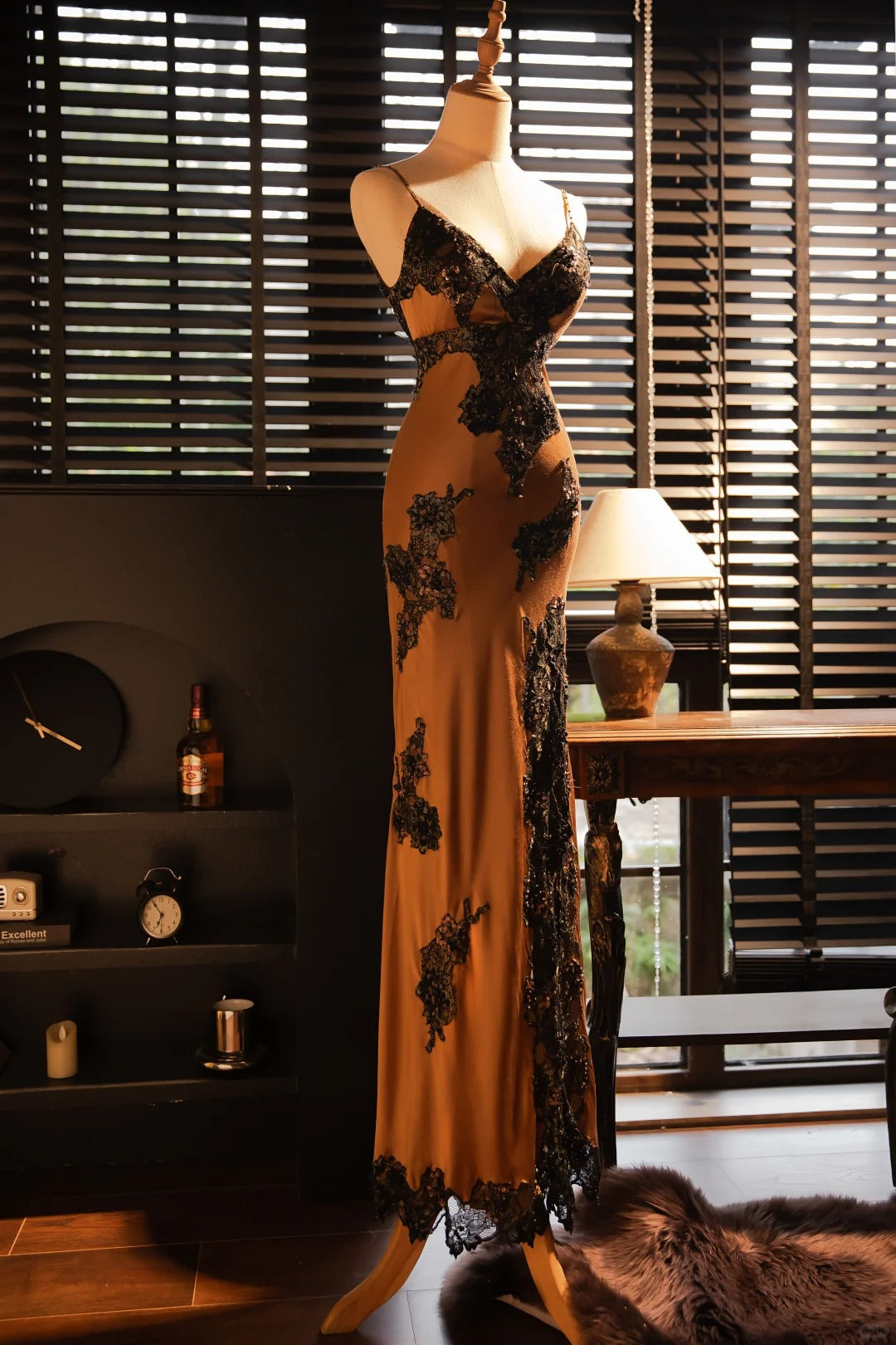 Sexy V Neck Lace Vintage Evening Dresses, Sleeveless Long Party Gowns  cg25505