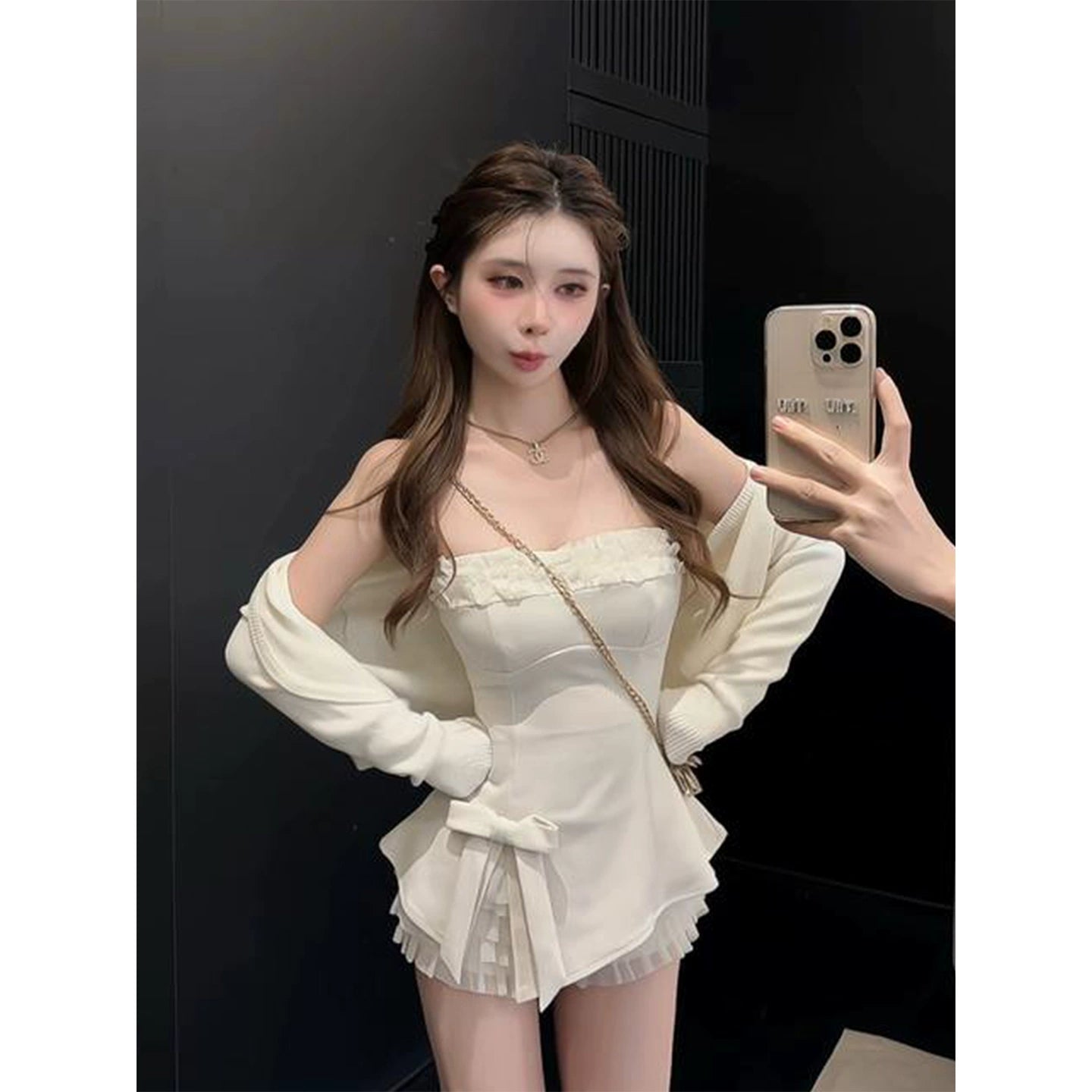 Slim-fit stretch strapless top with bow G102