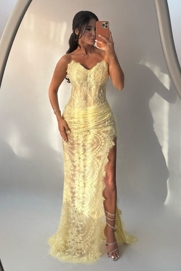 Elegant Daffodil Lace Sweetheart Sleeveless Prom Dress with Split cg26110