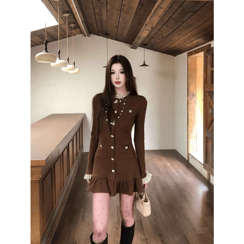 Retro-style slim-fit short skirt with ruffled trim G078