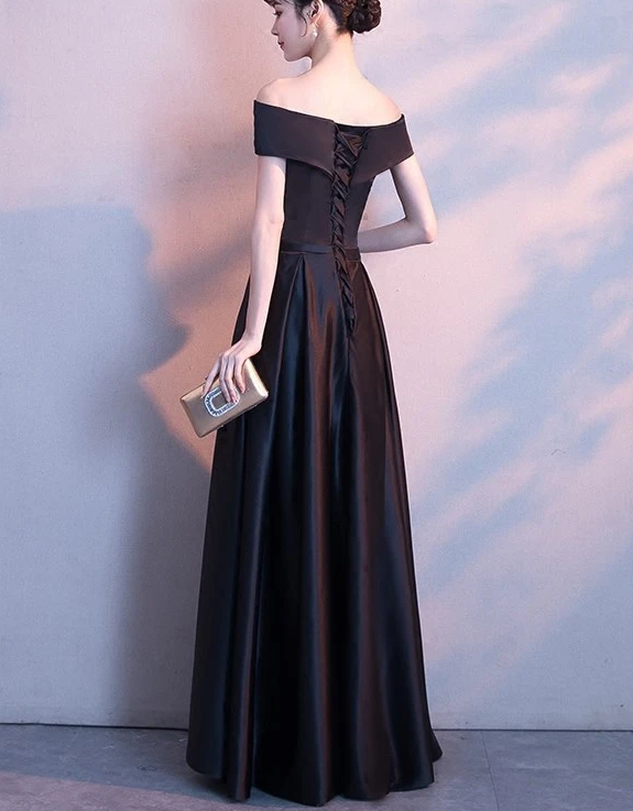 Black Satin Sweetheart Off Shoulder Long Prom Dress cg12377