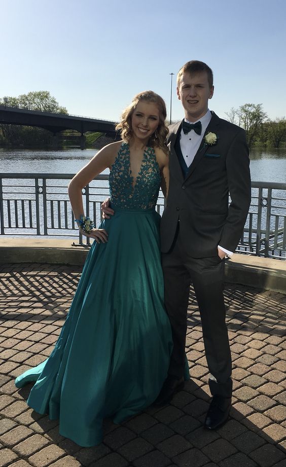 Halter Neckline Sleeveless Long Prom Dress cg15167