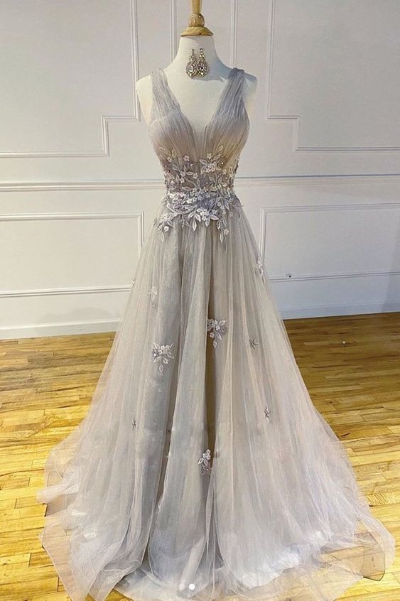 A-line V Neck Tulle Prom Dress With Appliques cg15523