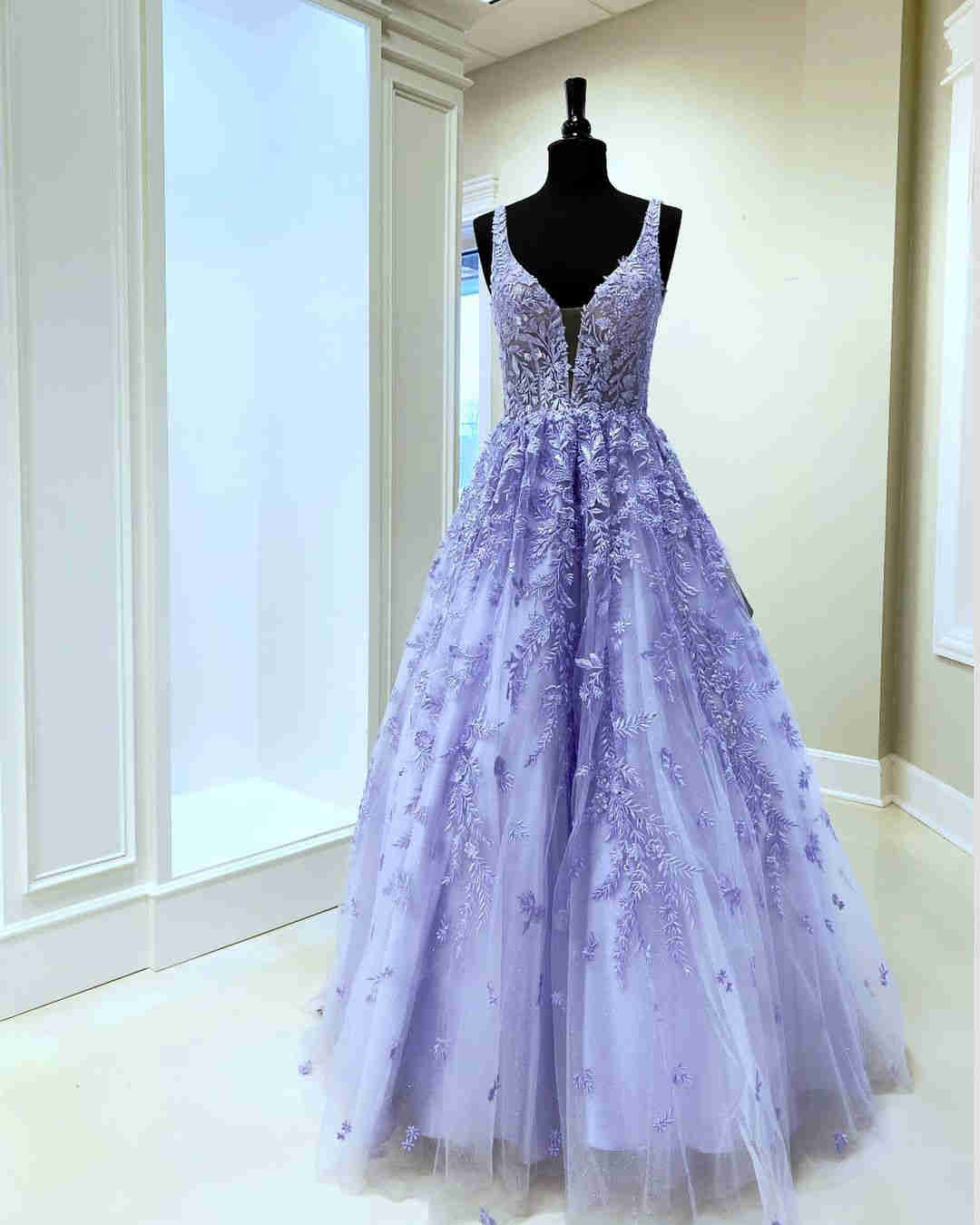 Gorgeous V-Neck Embroidery Lavender Long Prom Dress cg18587