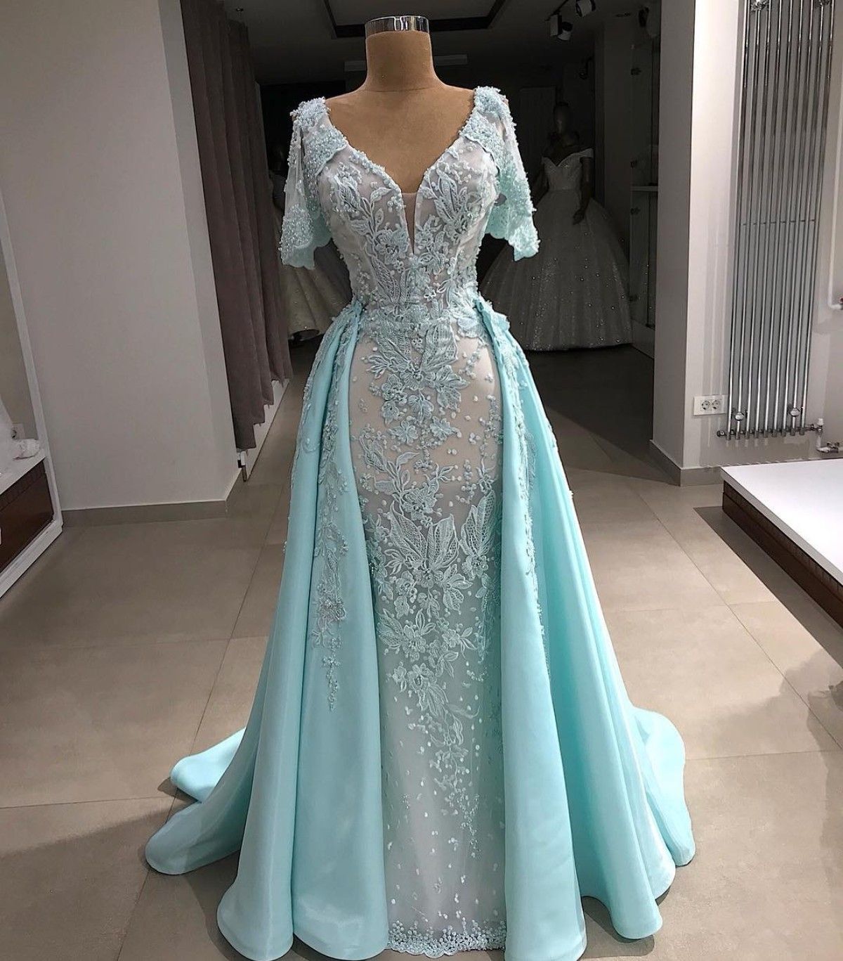 V-Neck Light Blue Lace Appliques Prom Dress with Sweep Train cg18968