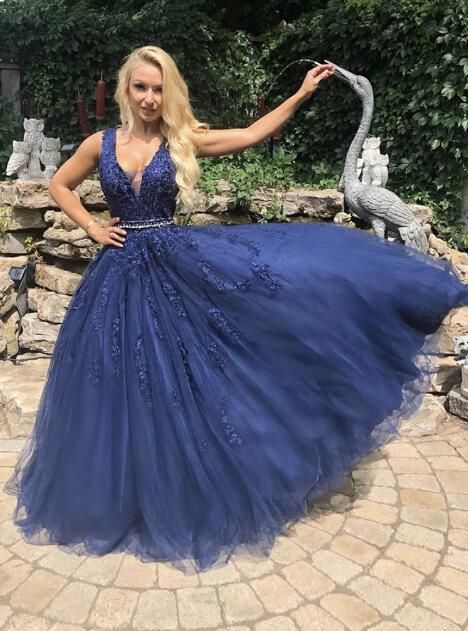 A-Line Lace V-Neck Long Prom Dresses Formal Evening Gowns cg20842