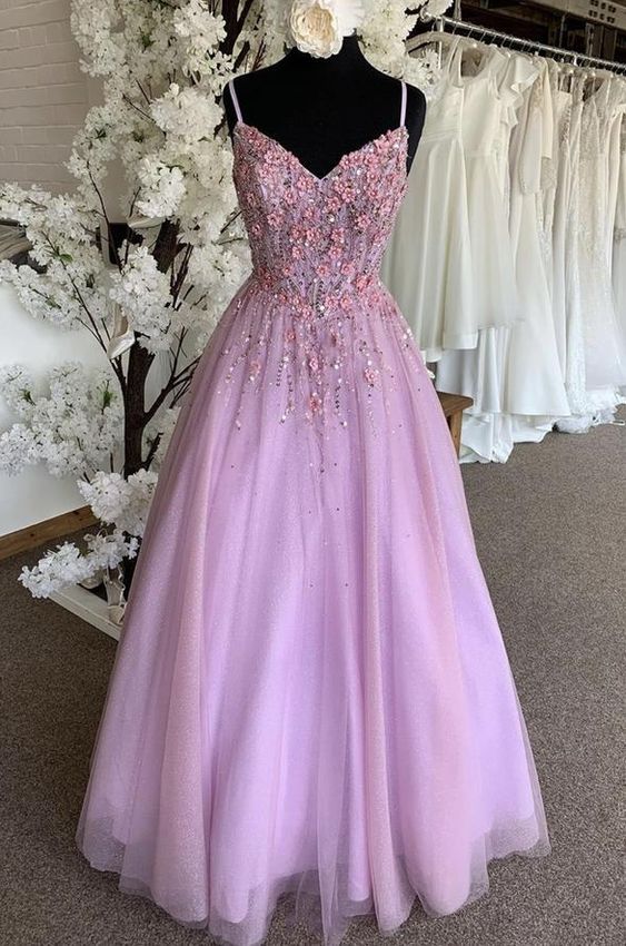 Lovely V Neck Lace Appliqué Prom Dress cg23324