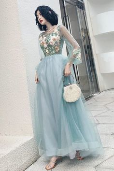 Elegant Long Sleeves Appliqued Tulle Prom Dress cg6390