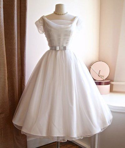 Vintage A-Line White Round Neck Retro Short homecoming Dress with Bow cg6750