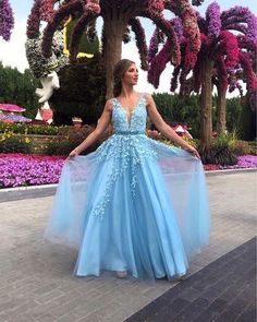 Elegant A Line V Neck Blue Long Prom Dress with Appliques cg7124