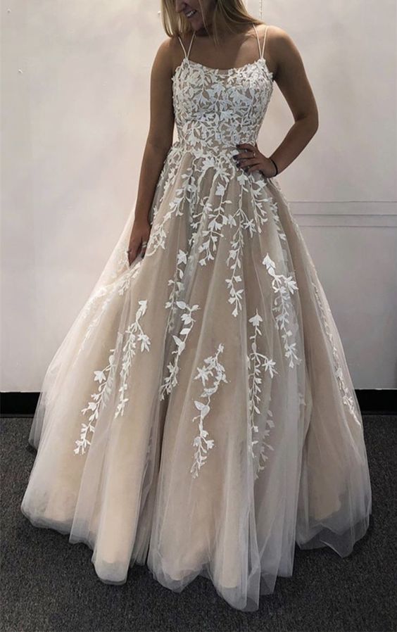 Princess Prom Dresses Tulle Ball Gown Appliques cg8038