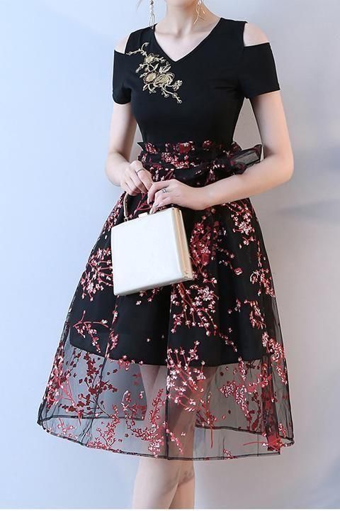 New Arrival V Neck Black Short Sleeves Homecoming Dress Party Dresses cg8823