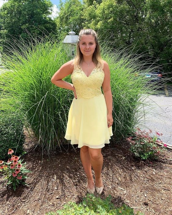 Sexy Lace Yellow Short Homecoming Dress cg9586