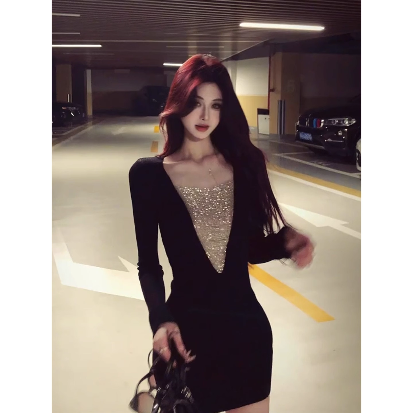 V-neck dress, fitted waist, bodycon mini skirt  G073