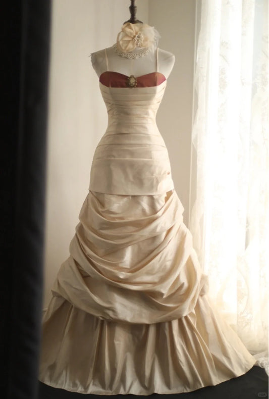 A Line Champagne Wedding Dress Sleeveless Long Princess Evening Dress   cg25941