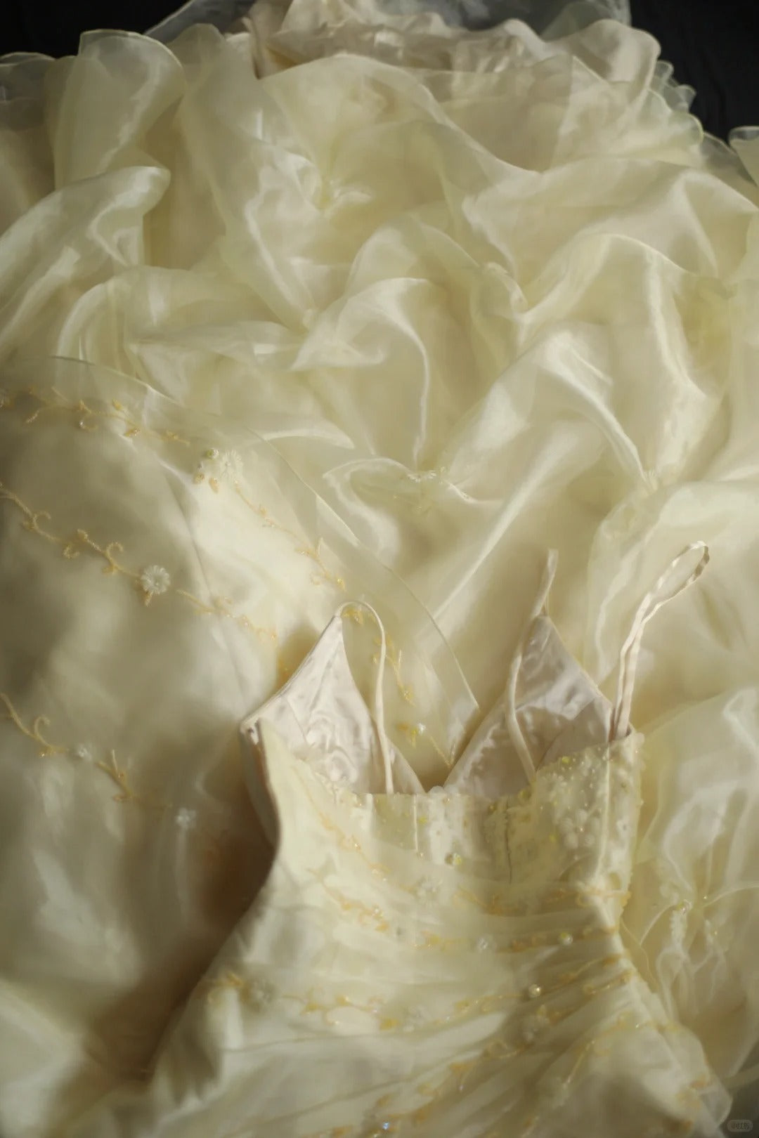 A Line Yellow Princess Dress Wedding Dress Sleeveless Long Evening Dress   cg25931