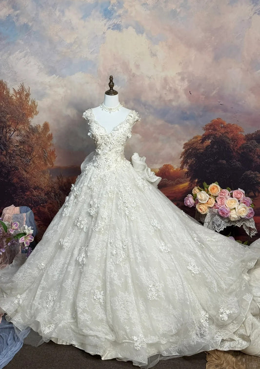 A Line Lace Wedding Dress Sleeveless Long Bridal Dress   cg25947