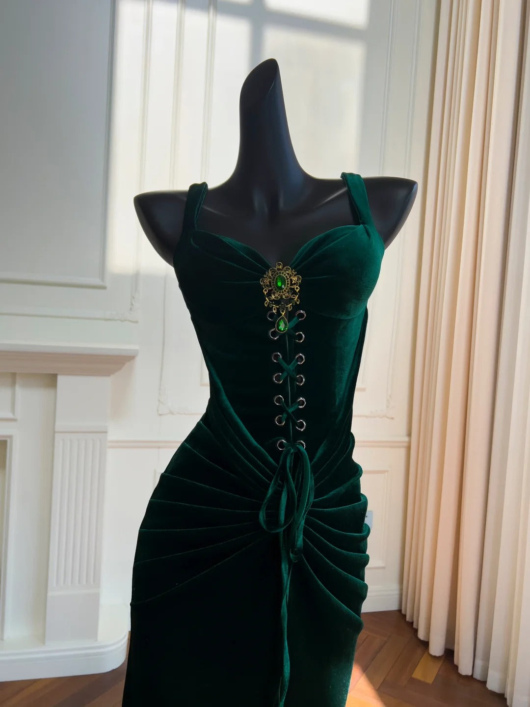 Green Velvet Vintage Evening Dresses,Sleeveless Party Gowns  cg25488