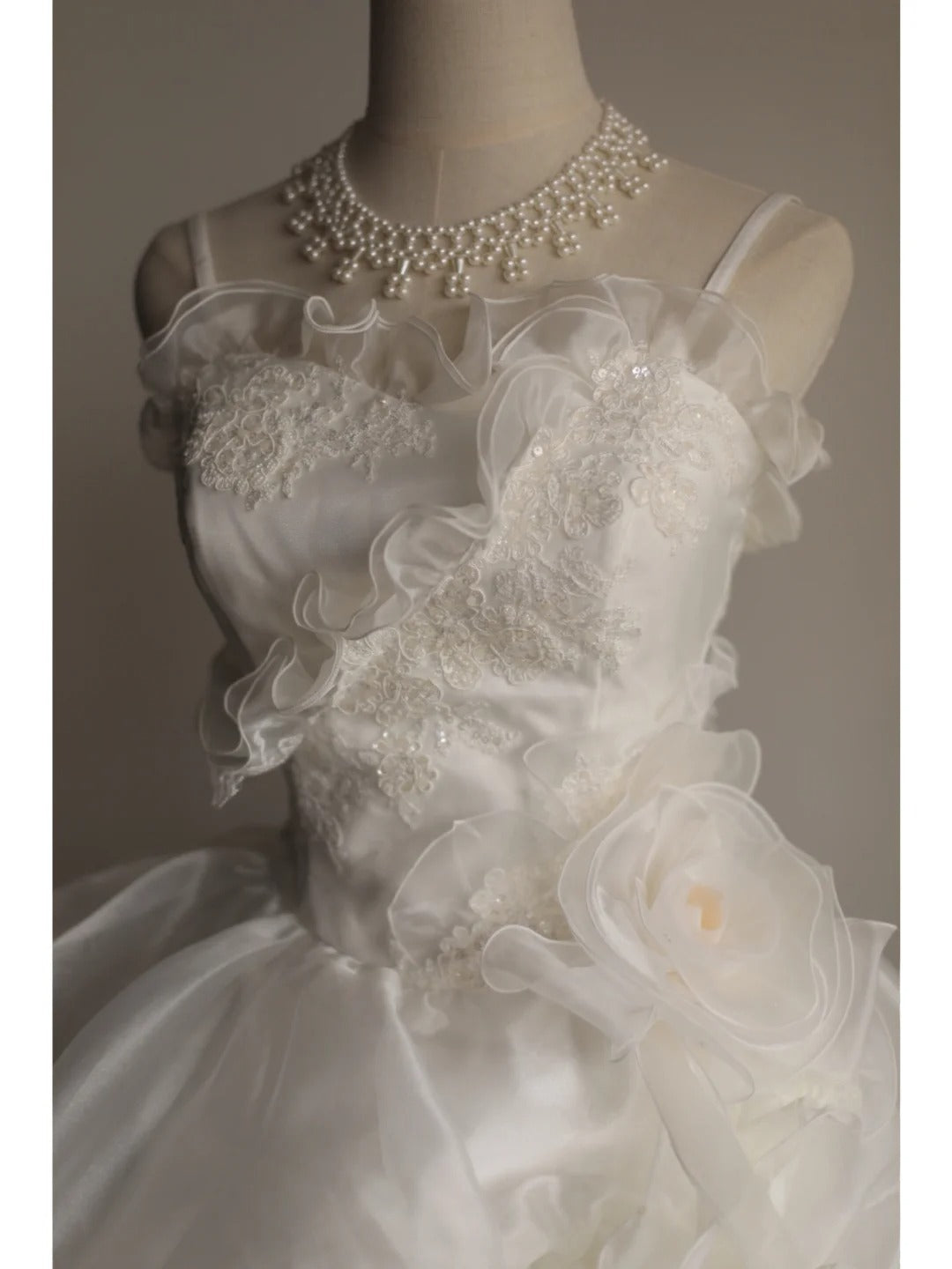 A Line Lace White Wedding Dress Sleeveless Long Princess Evening Dress   cg25935