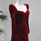 Elegantes weinrotes Samtkleid mit langen Ärmeln, formelles Hochzeitspartykleid cg25023