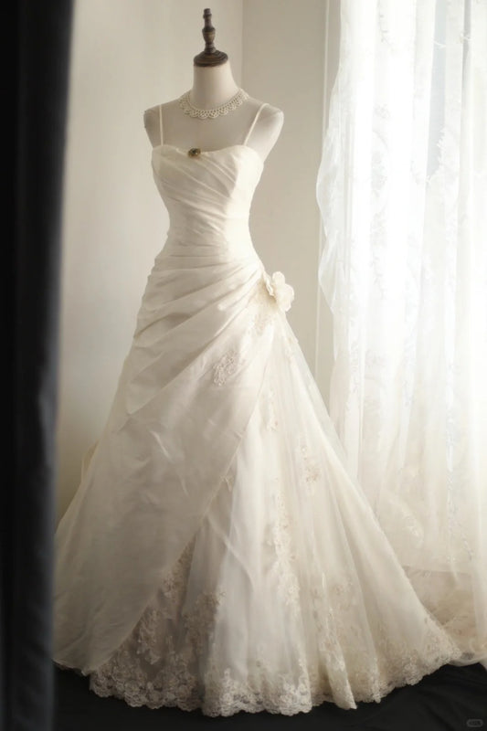 White Lace Wedding Dress Sleeveless Long Wedding Dress   cg25928