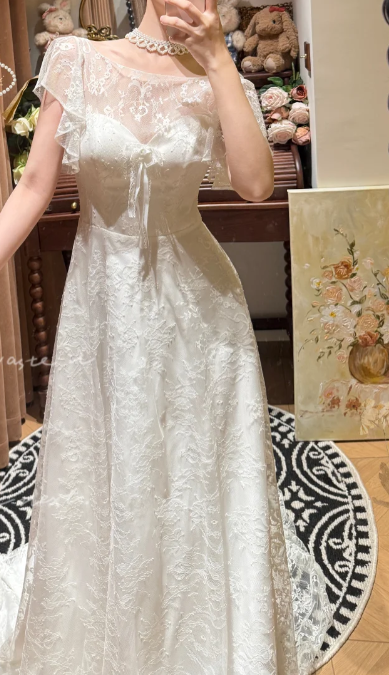 White Lace Classy Wedding Dress With Short Sleeves Retro A Line Prom Gowns    cg26310