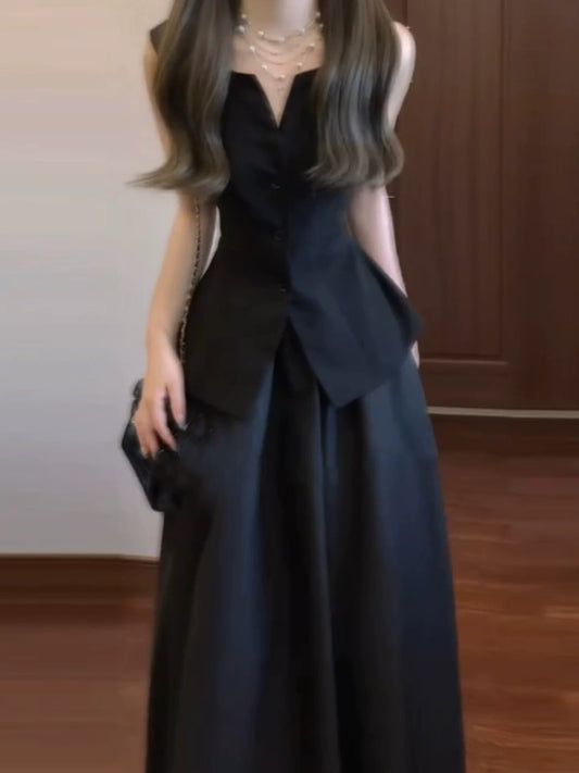 Sleeveless black flared skirt suit G041