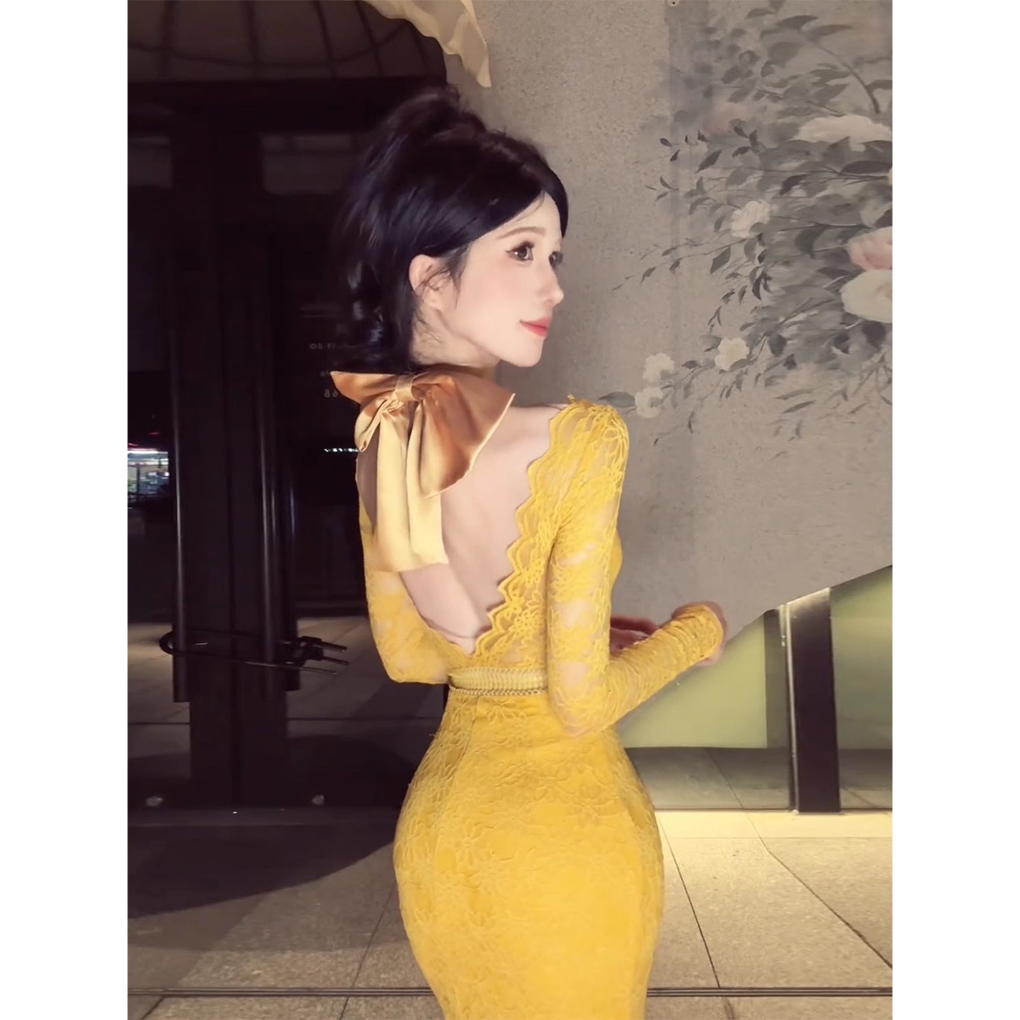V-neck yellow lace dress with backless bow pencil skirt G065