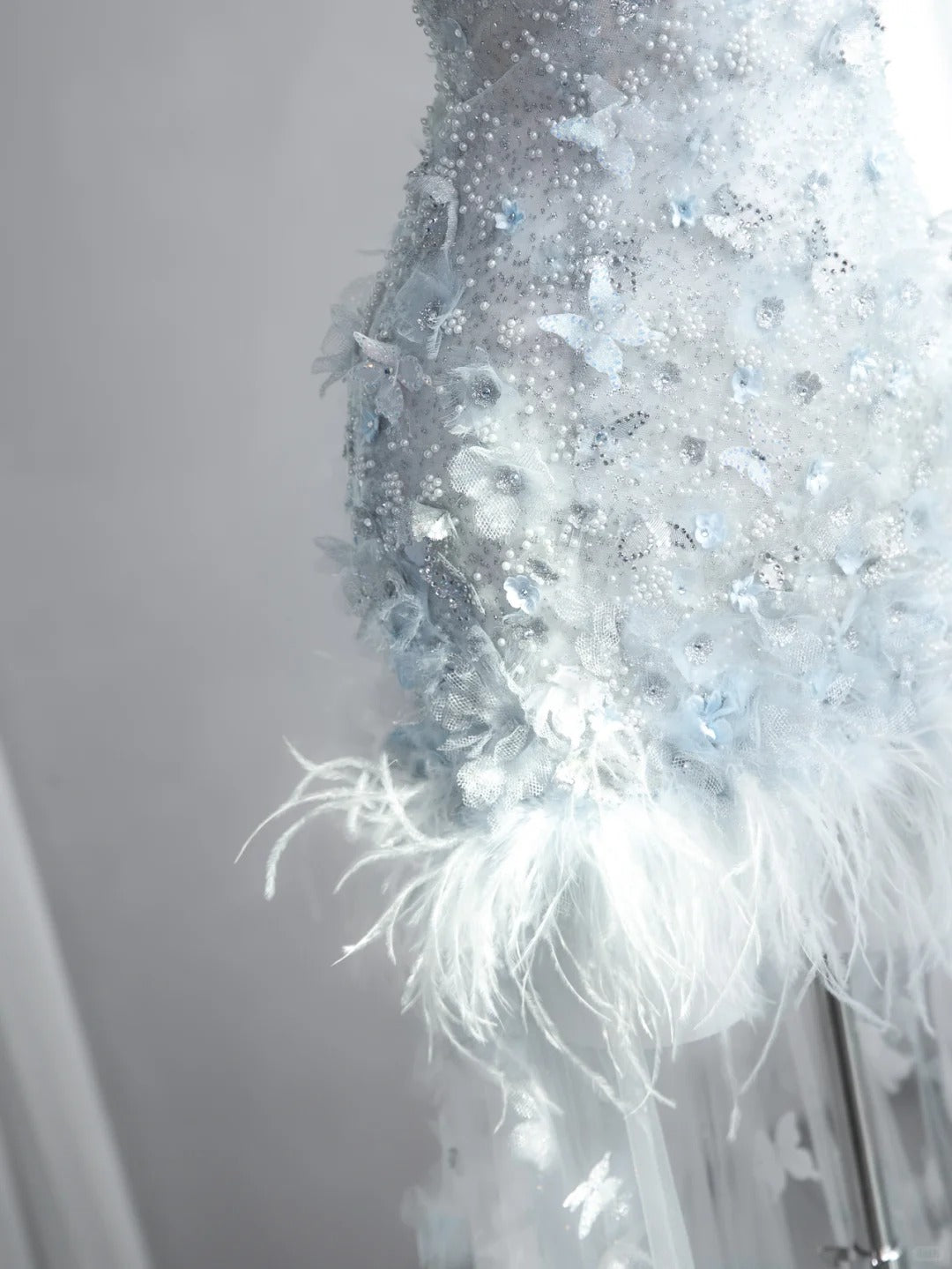 Adorable Light Blue Mini Dress Strapless Sheath Party Dress Beading Feather Homecoming Dress CY0010