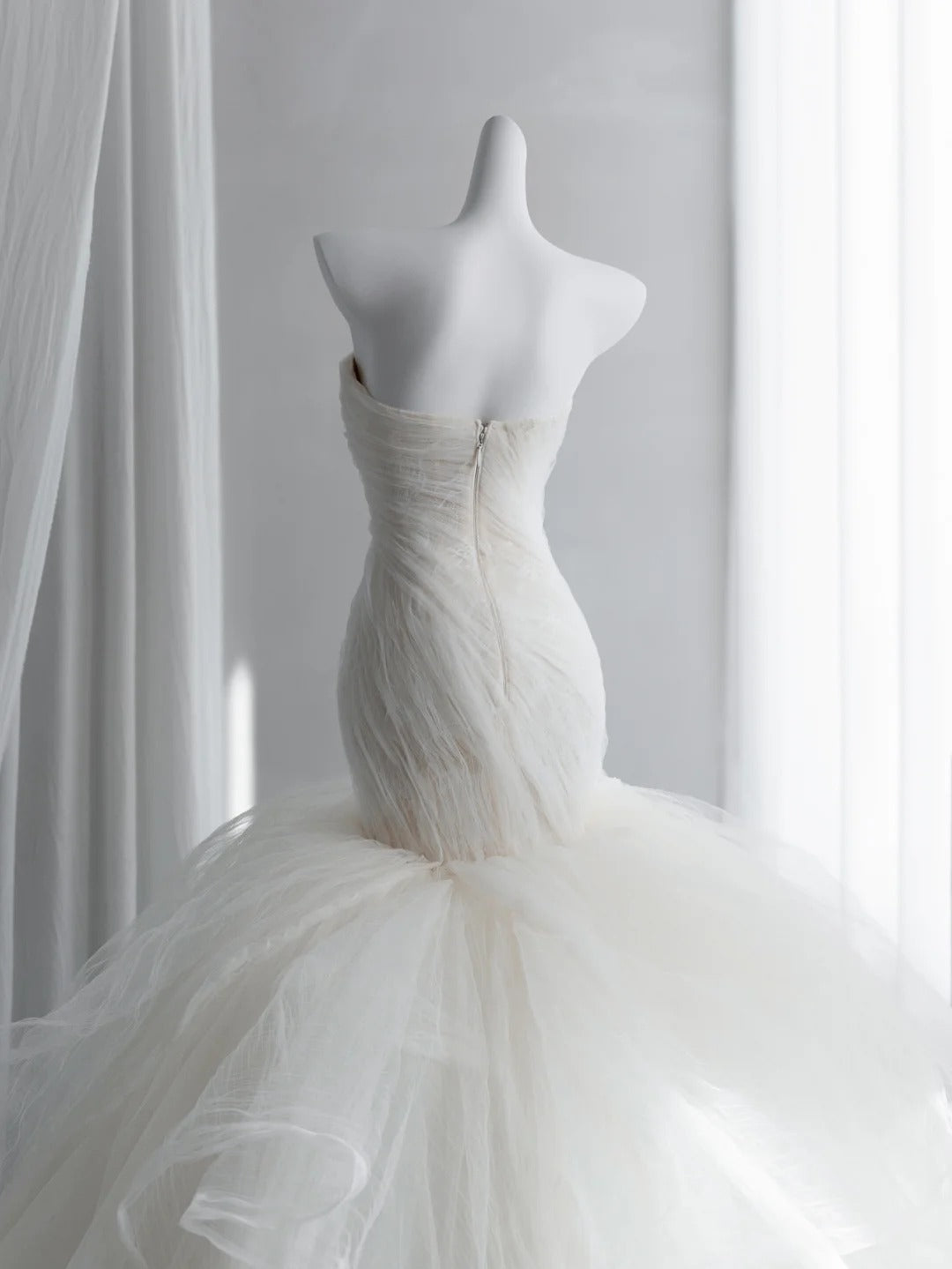 Alluring White Tulle Wedding Dress Strapless Mermaid Bridal Gowns CY0017