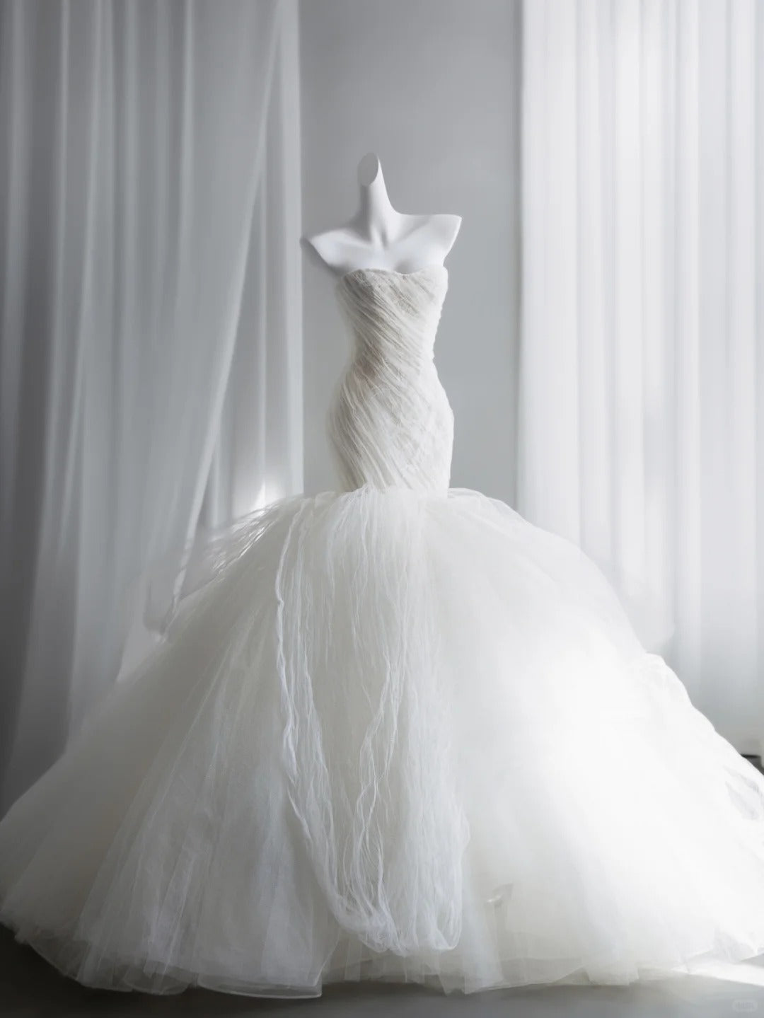Alluring White Tulle Wedding Dress Strapless Mermaid Bridal Gowns CY0017