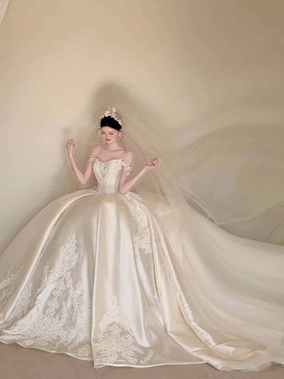 Glam Strapless A-Line Satin Wedding Dress Sequins Appliques Bridal Gowns CY0018
