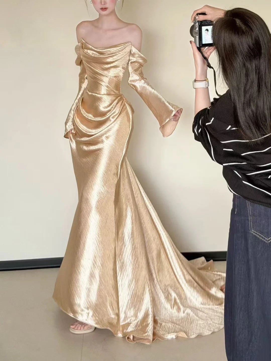 Sleek Off-the-Shoulder Ruched Gold Prom Dress Long Sleeve Mermaid Evening Dress CY0034