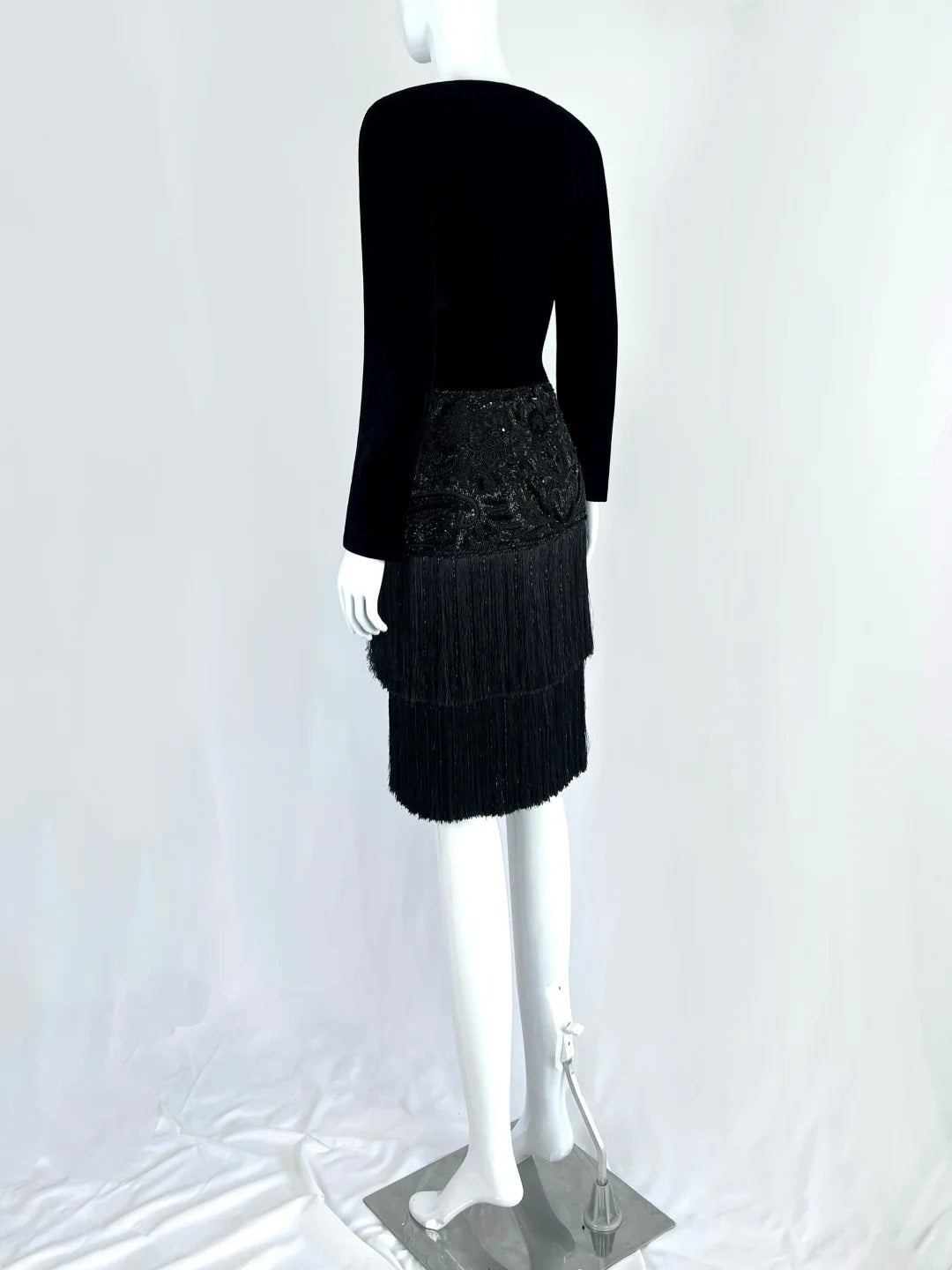 Retro Sheath Black Homecoming Dress Sequins Tassel Long Sleeve Short Dress CY0038