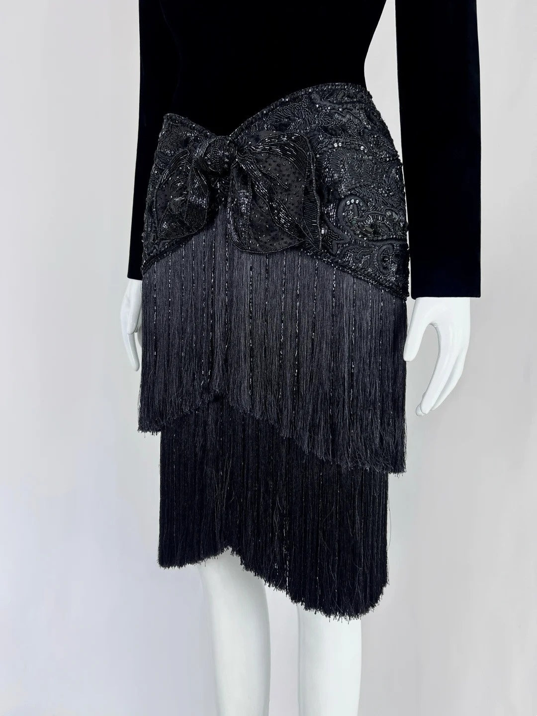 Retro Sheath Black Homecoming Dress Sequins Tassel Long Sleeve Short Dress CY0038