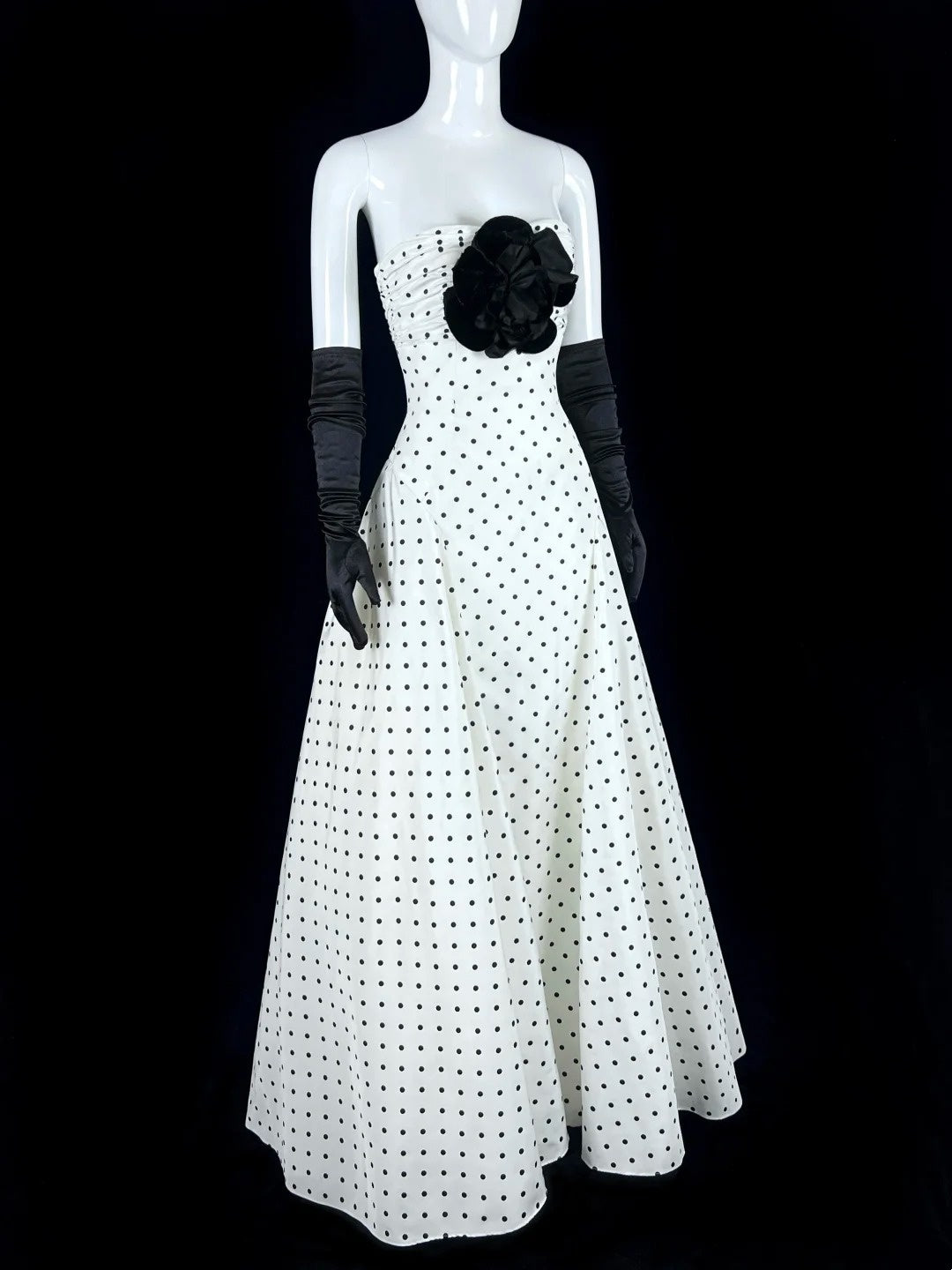 Charming Bows Strapless Sweet 16 Dress 3D Appliques Polka Dots A-Line Evening Gowns CY0051