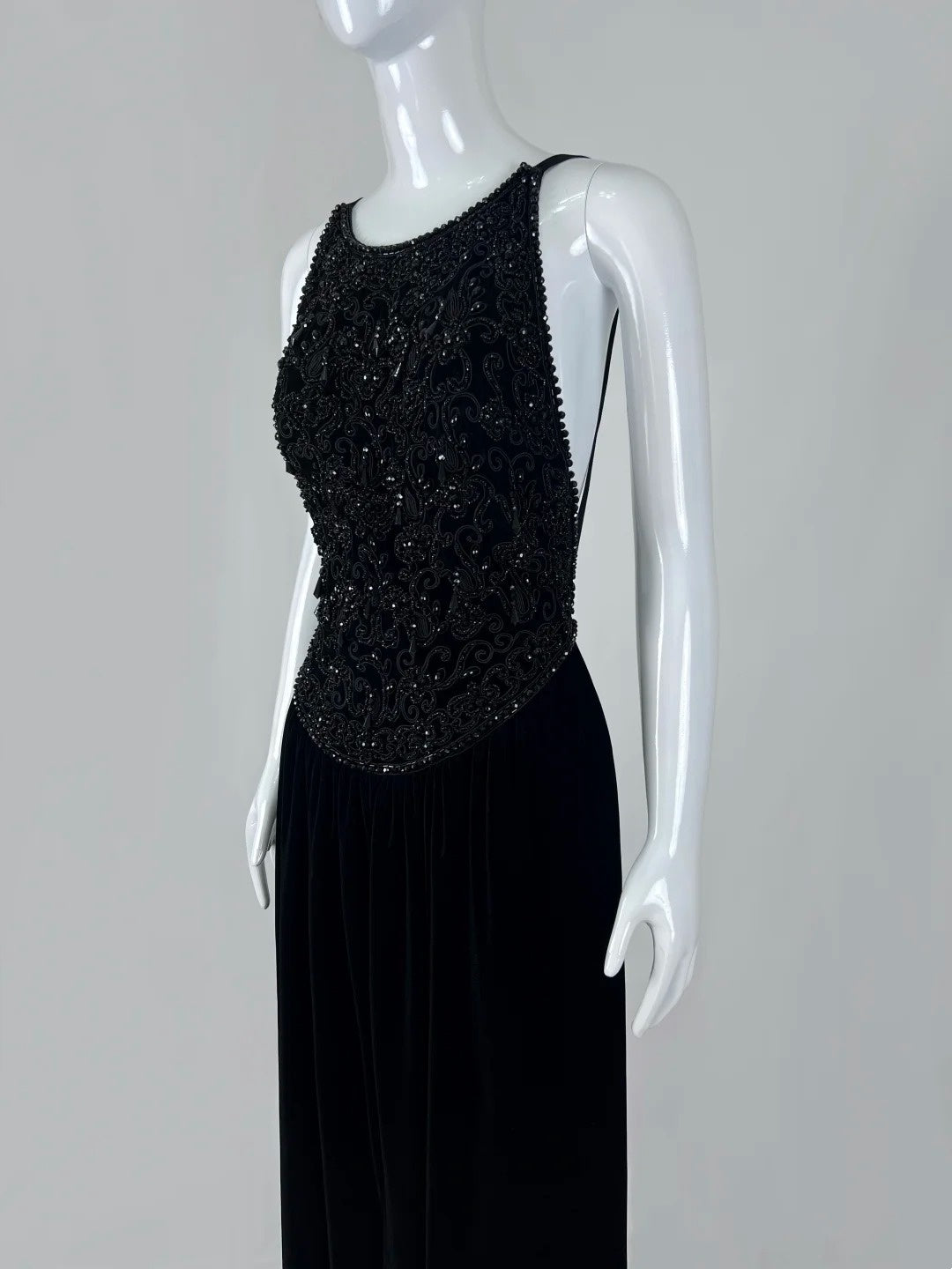Elegant Jewel Neck Sheath Prom Dress Black Sequins Backless Evening Dress CY0057