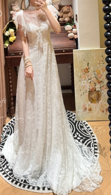 White Lace Classy Wedding Dress With Short Sleeves Retro A Line Prom Gowns    cg26310