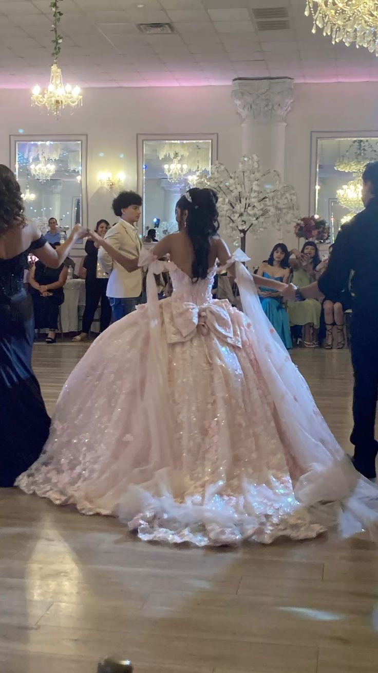 A Line Pink Off Shoulder Quinceanera Dress Lace Appliques Sweet 16 15 Ball Gown   cg25908