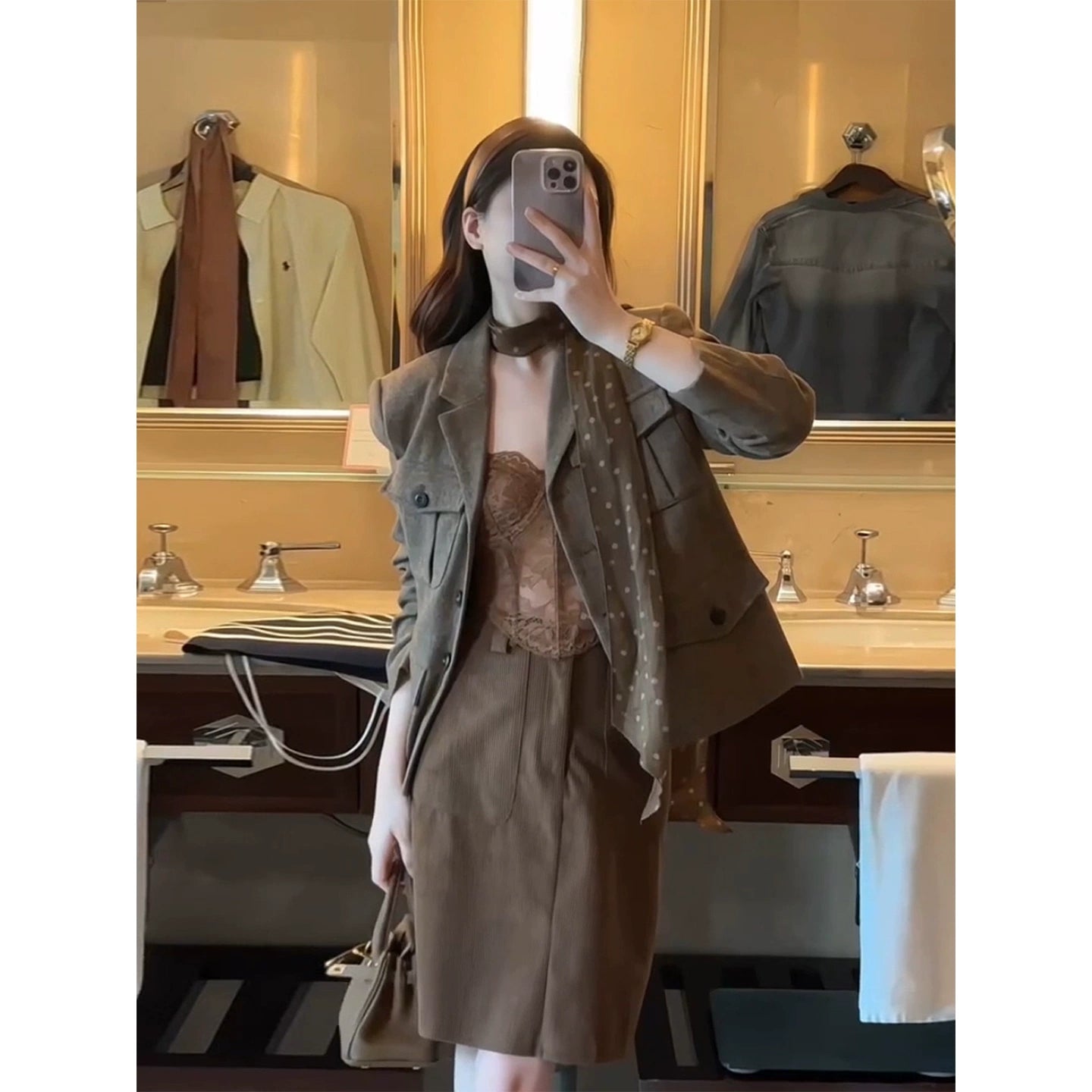 Retro Maillard-inspired outfits G026