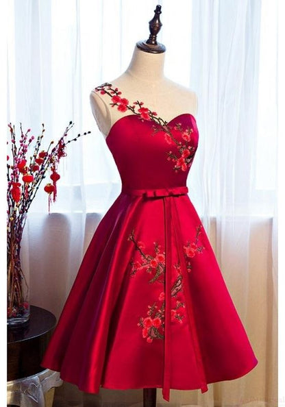 Burgundy Satin Homecoming Dresses with Applique cg363